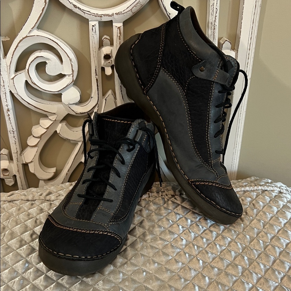Josef Seibel Two-Tone navy & blue leather. Tan stitching, Ankle Boots